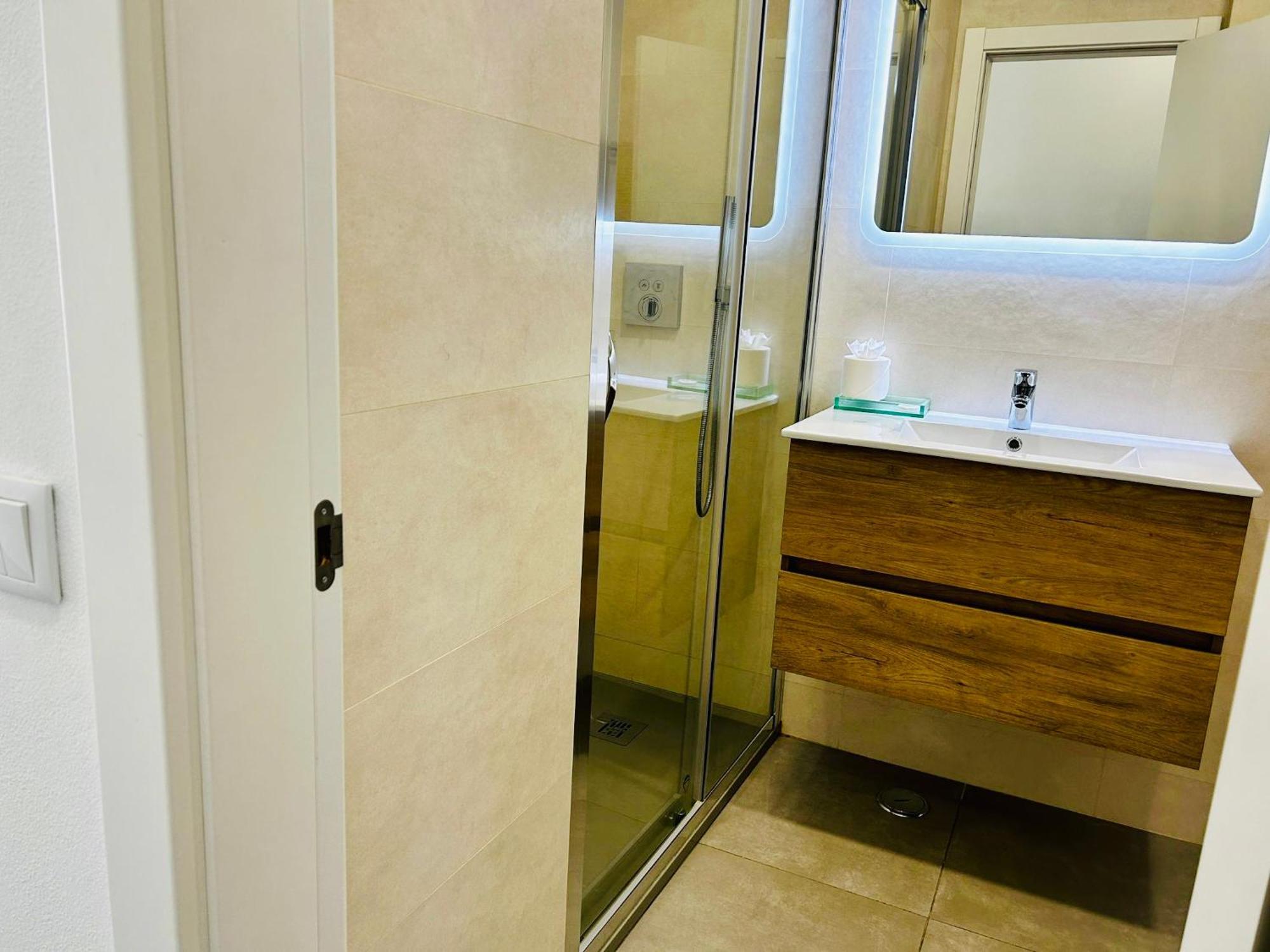 Central Lagos Apt With Marina Views Near Beaches Exterior foto